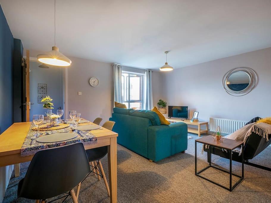 Lovely 2 Bedroom Apt At Ormeau Park W/ Free Parking Belfast Exterior photo