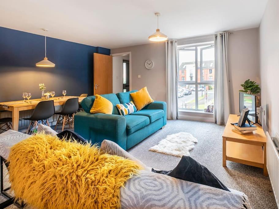 Lovely 2 Bedroom Apt At Ormeau Park W/ Free Parking Belfast Exterior photo