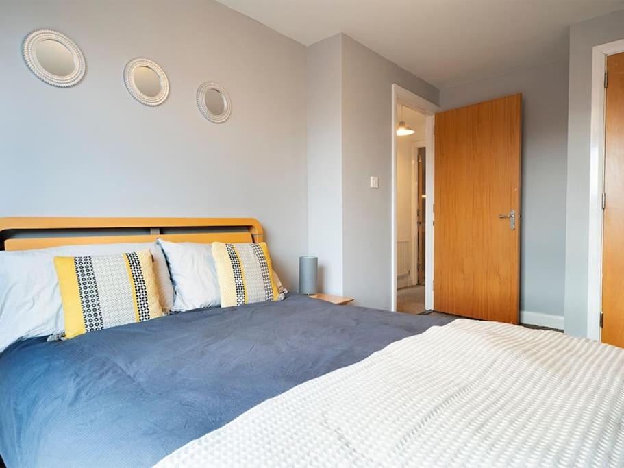 Lovely 2 Bedroom Apt At Ormeau Park W/ Free Parking Belfast Exterior photo