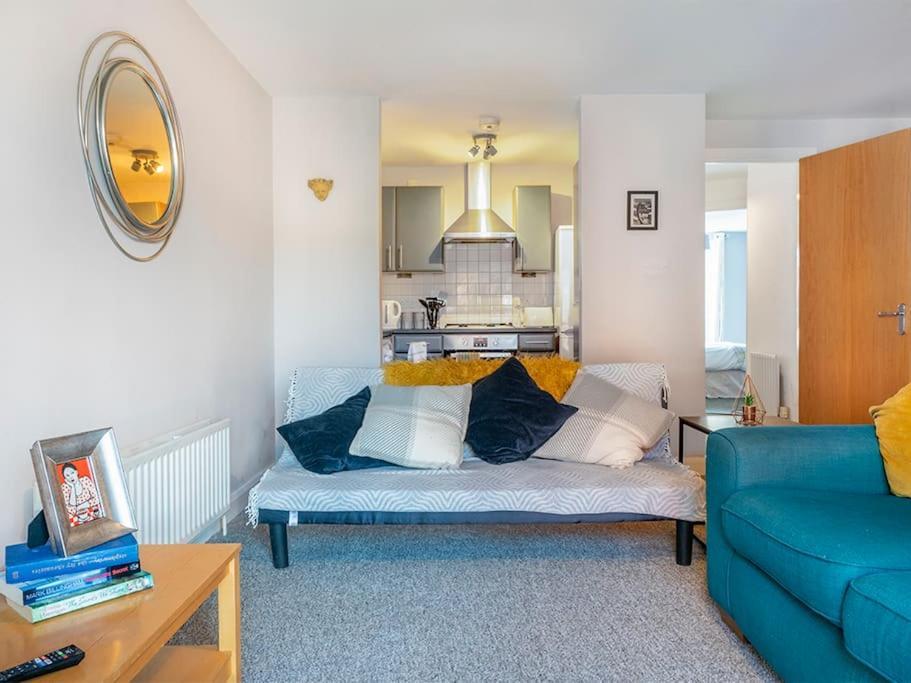 Lovely 2 Bedroom Apt At Ormeau Park W/ Free Parking Belfast Exterior photo