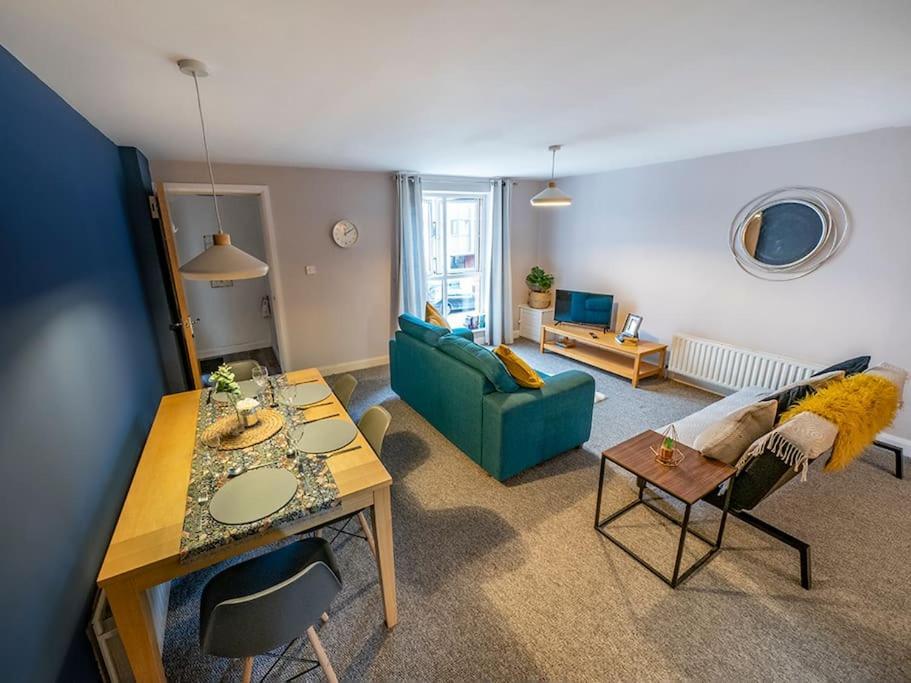 Lovely 2 Bedroom Apt At Ormeau Park W/ Free Parking Belfast Exterior photo